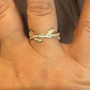 NWOT Silver and Crystal vine ring, size 9